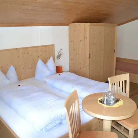 Guest house Haus Binder Ried im Zillertal