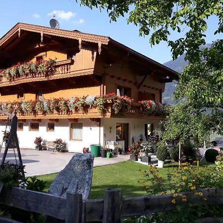 Haus Binder Ried im Zillertal