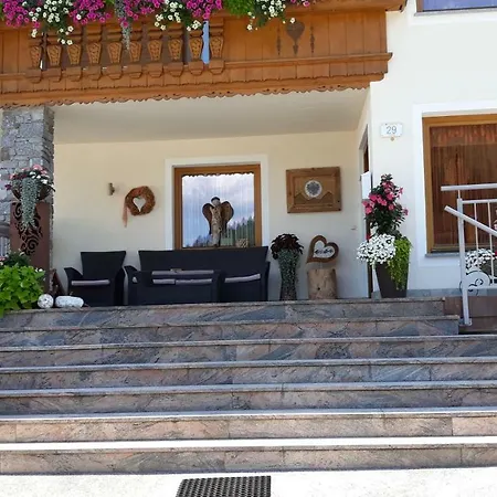 Guest house Haus Binder Ried im Zillertal