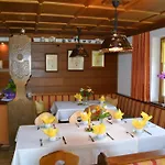 白恩德尔之家酒店 3* 齐勒河谷的里德