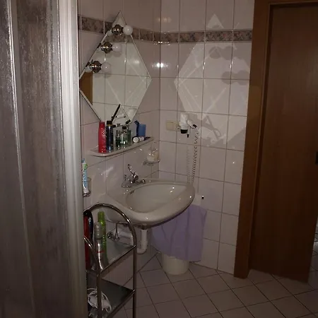 Πανσιόν Haus Binder 3*