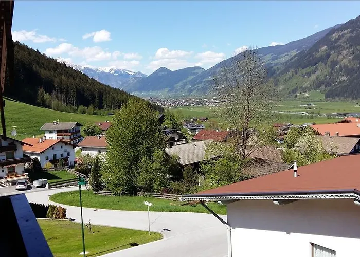 Haus Binder بيت ضيافة رييد ايم زيلرتال